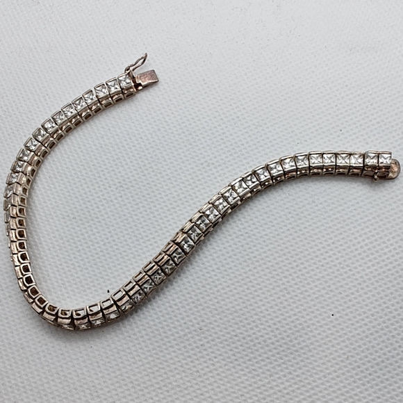 925 Sterling Silver Tennis Bracelet With Moissonite Princess Gems Unique Style - Picture 4 of 4